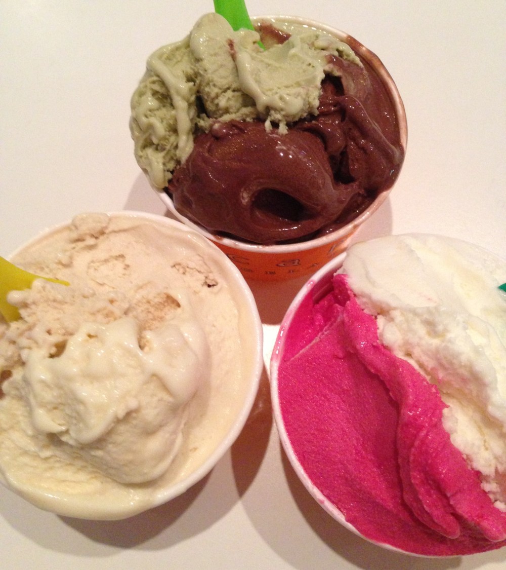 Capogiro flavors (clockwise from left): cappuccino, pistacchio siciliano/cioccolato, fico d'india/fior di latte